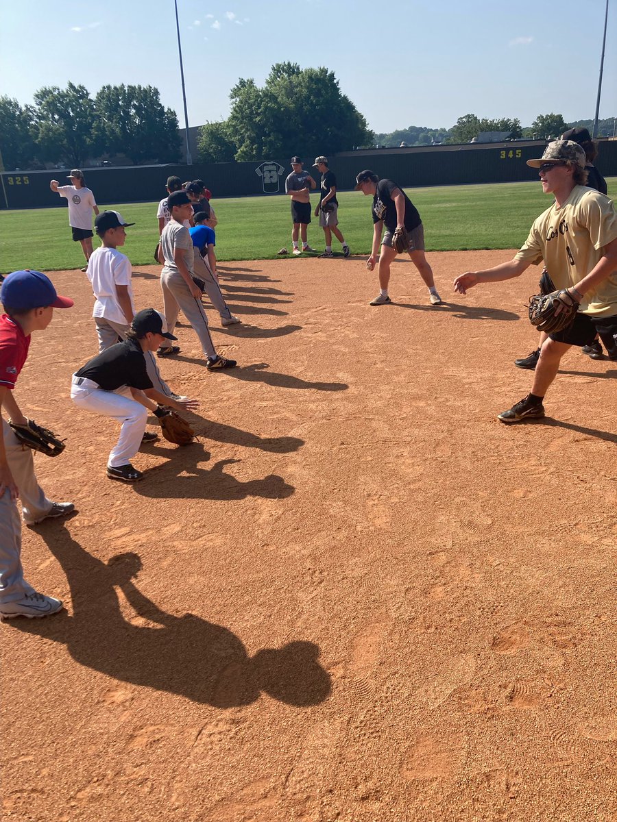 bchsbaseball's tweet photo. Surviving the Heat! Camp Day 2! https://t.co/gUXQWHa529