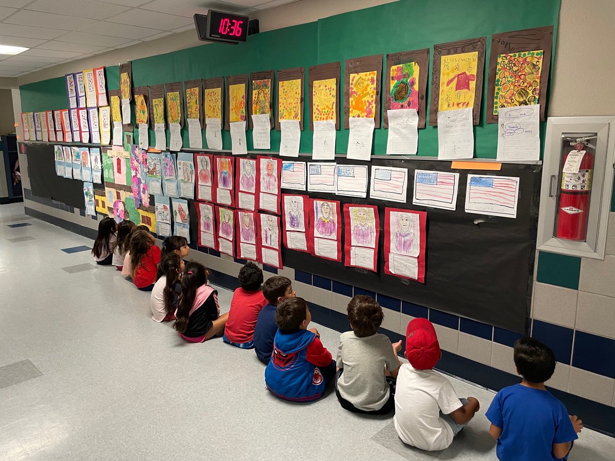 Classmates, community, and good citizenship on this #FlagDay at #DreamCamp22. Our Dream Campers are so proud and excited to continue learning!! 🇱🇷🇱🇷 ❤️🤍💙