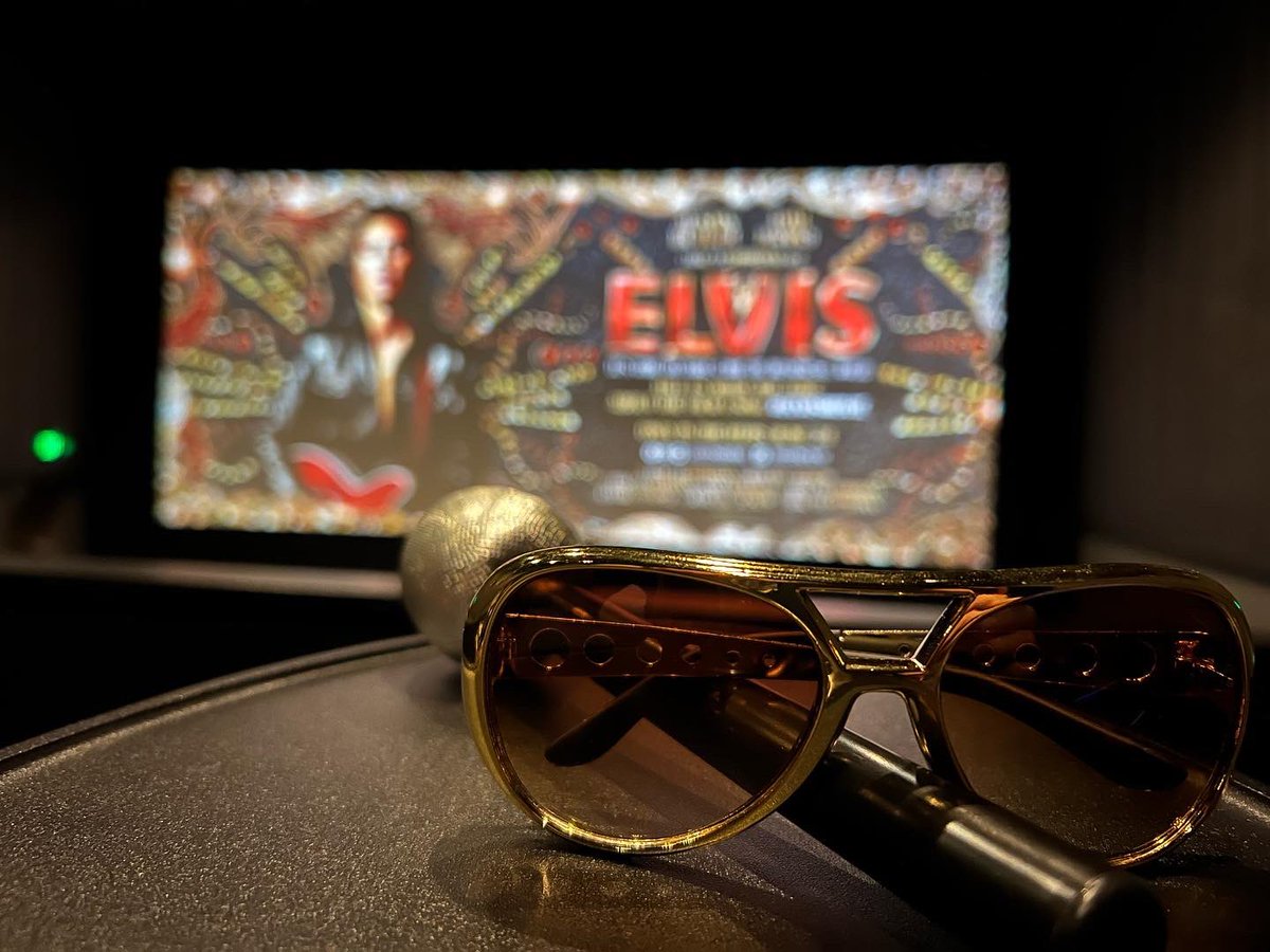 patbreviews's tweet photo. 3 hr film, let’s do this! Don’t forget to watch my review on #goodthingsutah #ElvisMovie @elvismovie #Elvis https://t.co/O7puD2p3O7