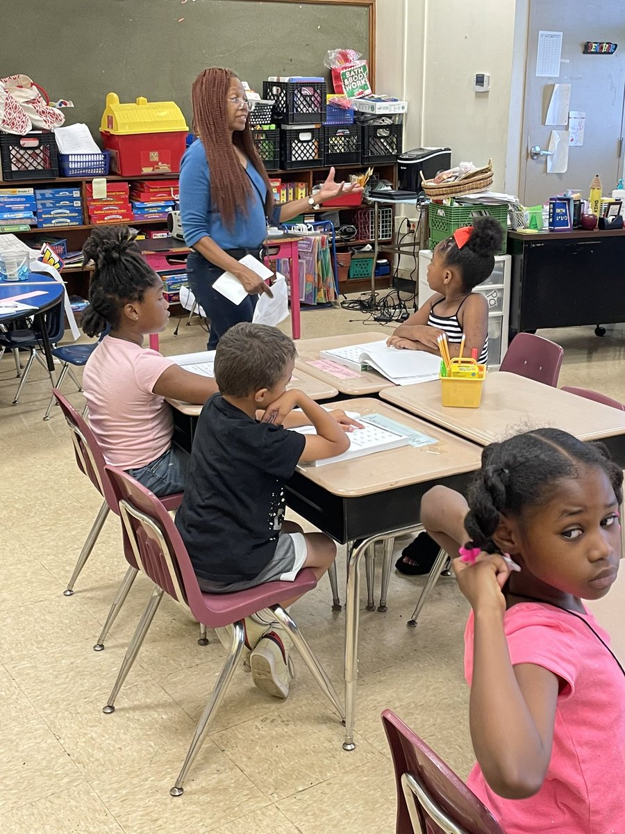 barrettschool's tweet photo. An awesome start to camp Read S’more 🏕 Lots of fun and learning happening at Barrett. @BhamCitySchools @Alabama_Reading https://t.co/CiUimHU2F0