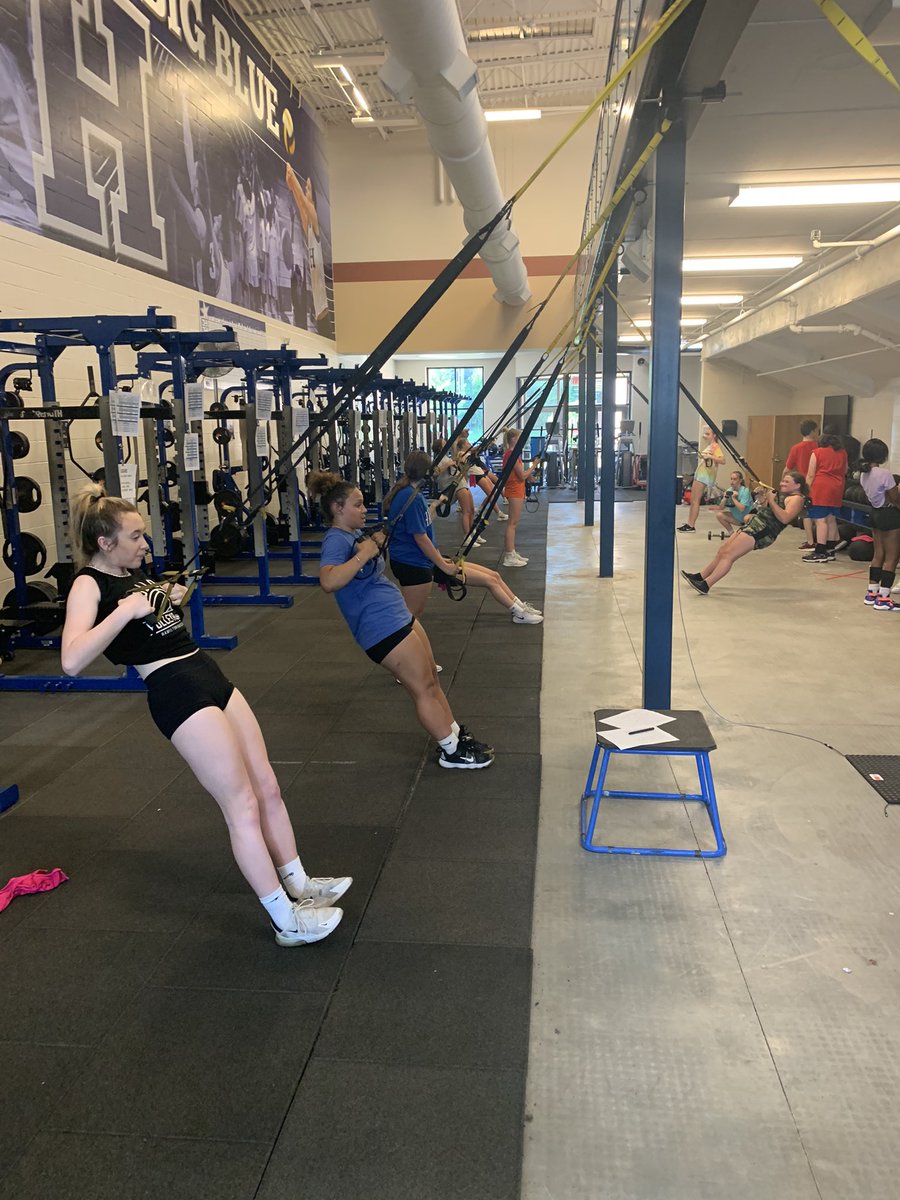 HHS_Strength's tweet photo. @BigBlueGirlsVB back at it for summer workouts. Tested vertical and 10yd dash followed by a lift. Keep working hard and improving all summer! 💪

@HHSBigBlueAD https://t.co/P4v7ccH8zA