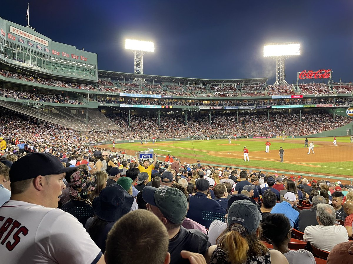 BrandonTruittTV's tweet photo. A perfect night in Boston! ⚾️ 🍻 https://t.co/NKSIoQe4OX
