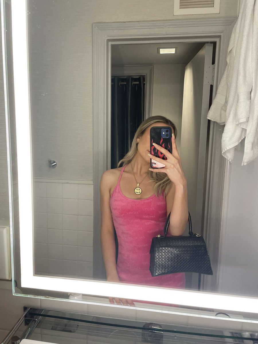 My outfit for tonight’s concert would’ve been so cute 🥲 still wore it out tho