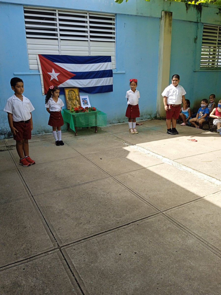 MenendezCi's tweet photo. Hoy rememoramos el nacimiento de dos hombres de épocas diferentes pero amantes de una misma causa Maceo y Che #Juniodme #TenemosMemoria #CubaViveEnSuHistoria @DmeCamaguey @CamagueyDPE @CubaMined https://t.co/d4vum9N0i0