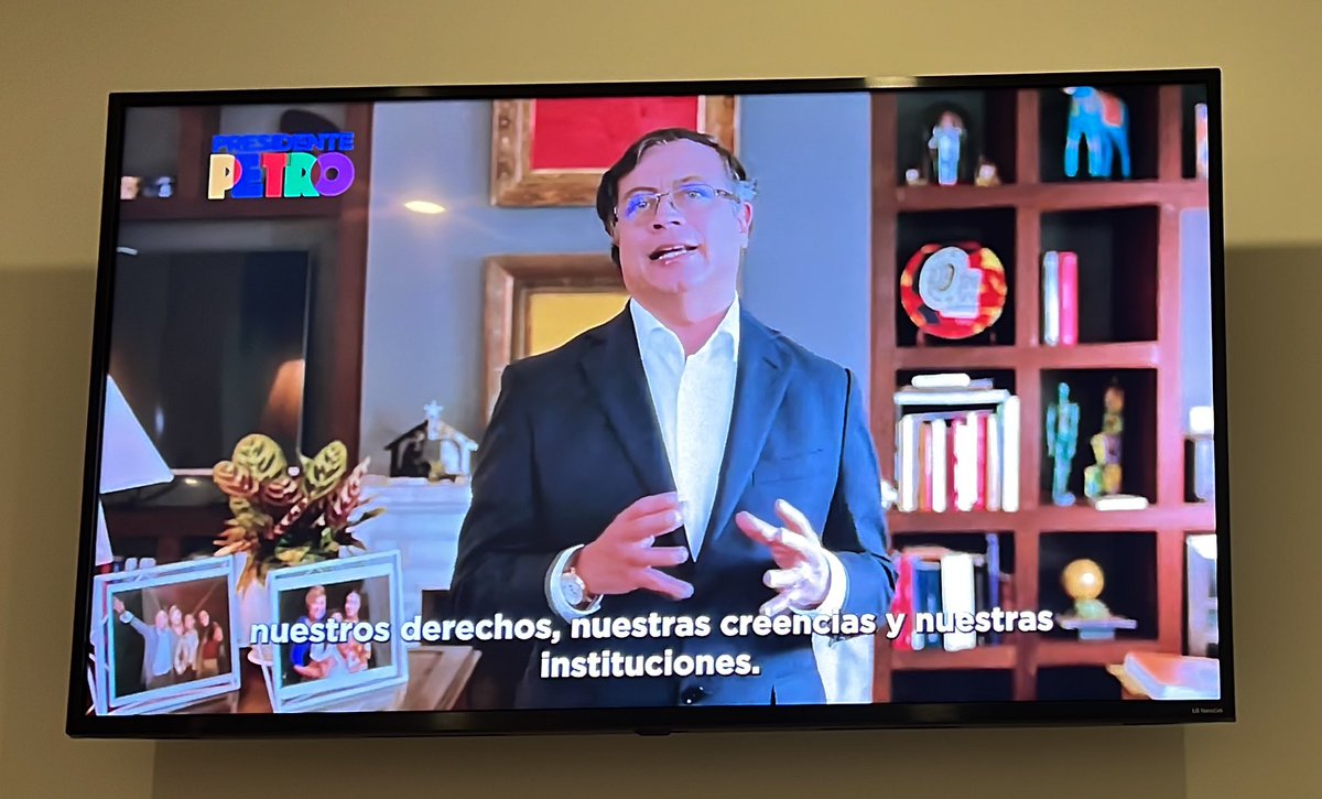 CamiloRomero's tweet photo. Escuchando al #PresidentePetro, estoy seguro que ha llegado la hora del cambio.

¡Vamos Pa’lante!

Cambiemos juntos la historia, ganemos juntos este domingo 19 de junio. https://t.co/SkygVjQK0u