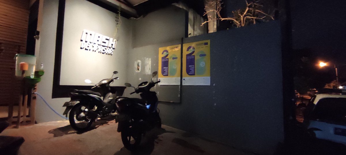 The best transportation to visit art house cinema MASH Denpasar:
🚴 ride your bike! 
🛵 motorbike ❤ easy parking! 
🚍Teman Bus Koridor 3 (Seberang Ramayana Mall Stop) and 3 minutes walk. 
.. (a thread)