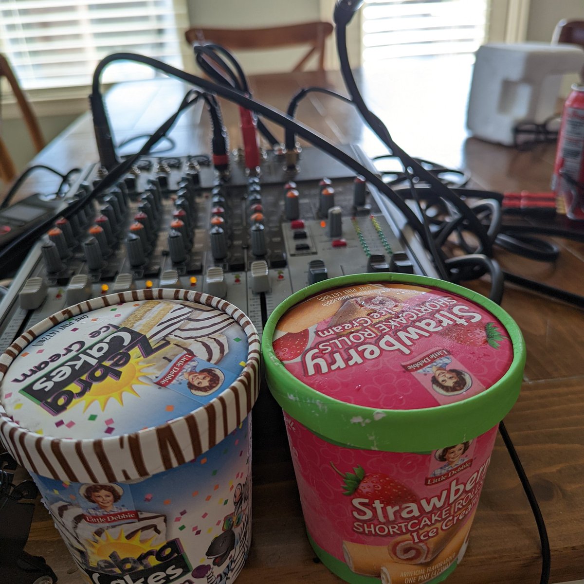 TTDPodcast's tweet photo. New episode up!

Phoebe and he friend Hannah join us and we try Little Debbie Ice Cream flavors and speculate about the unidentified Amarillo creature.

https://t.co/MwtXftuBTG https://t.co/UYMzx3mrhv