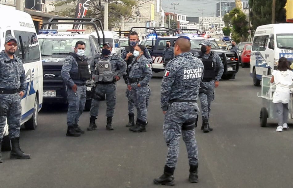 Fnerrr_Chimal21's tweet photo. #OmarFayadGolpeaYEncarcela

POLICÍA DE OMAR FAYAD REPRIME Y ENCARCELA A TRES ESTUDIANTES https://t.co/9R6L7JvDtr