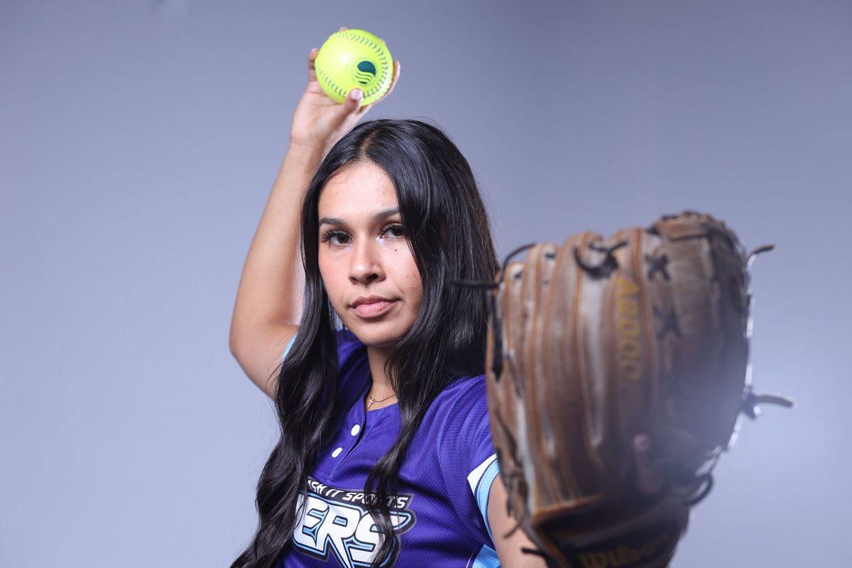 Rookie Gianna Mancha now in the circle for the <a href="/SmashIt_Vipers/">Smash It Sports Vipers - Pro Womens Fastpitch Team</a>🤩