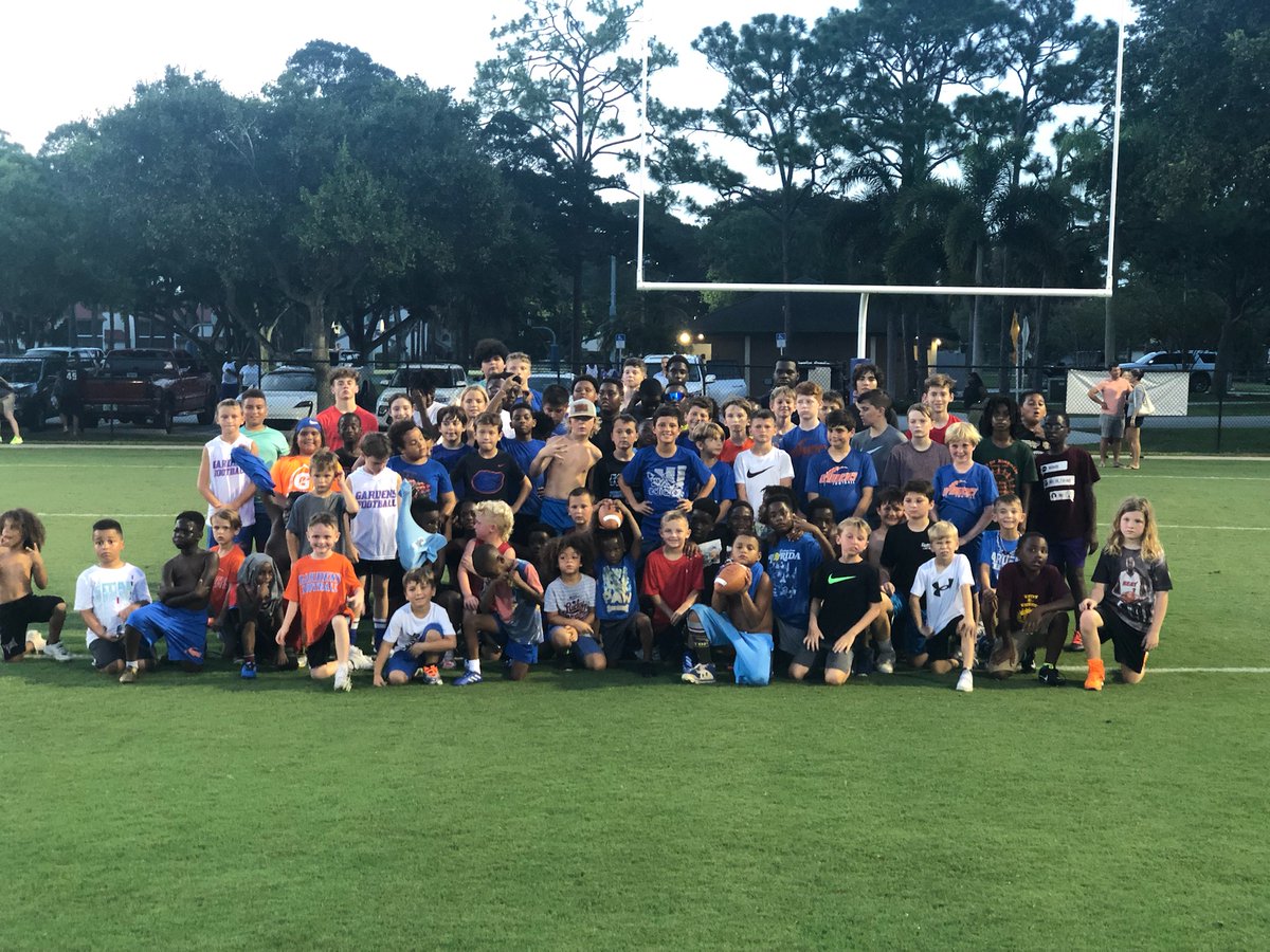 CoachAnthonyP's tweet photo. Gator Family tonight grinding we were hard at it. Fall 2022 Gardens Gators coming strong 6u trough 14u. No joke come get some @BrennanCoffey1 https://t.co/8yJHGv5mAp