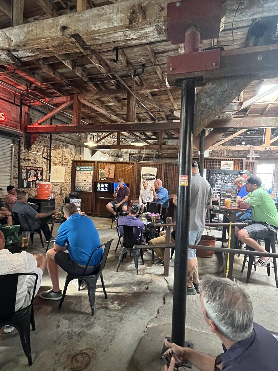 GCSAA_SW's tweet photo. Great turnout this afternoon in Tucson for the @cactusandpine Super & Suds Event. Good panel discussion on transition, labor & water. Thanks to Southwest Turf Support & Harrell’s for sponsoring! @GCSAA https://t.co/mOAlAUj4gR