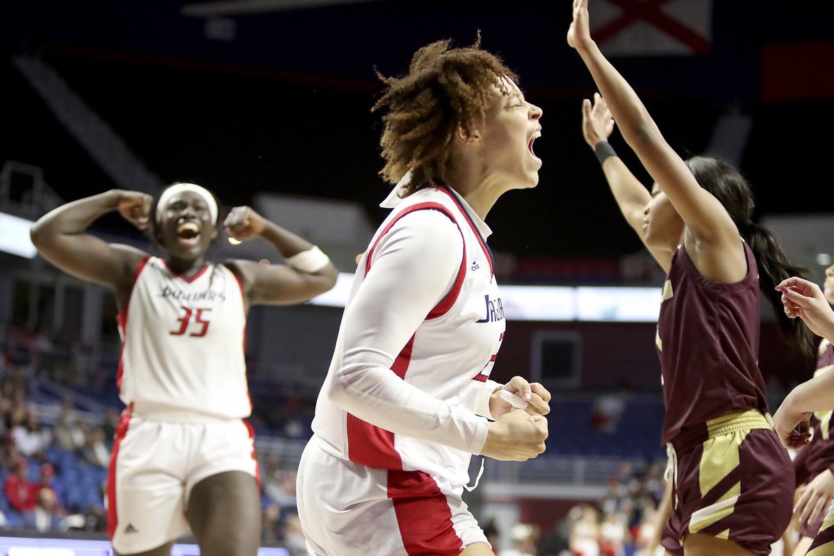 After a great talk with <a href="/Tfowl24/">Terry Fowler</a> Im blessed and honored to receive an offer from South Alabama!!❤️❤️ <a href="/coach_jgray/">@teamhunchonxtgen</a> @coachtravis_usa <a href="/teamhunchobball/">TEAM HUNCHO BASKETBALL</a>
