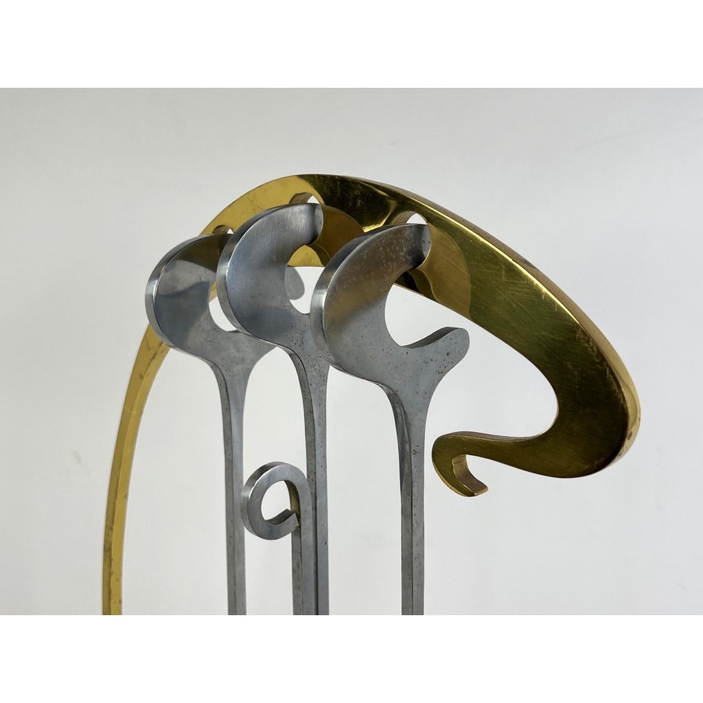 AuctionUp's tweet photo. Whimsical Modern. Lot 665 JACQUES CHARLES Set of fireplace tools. Four-piece Ligne Inox fireplace tool set. 

This will be in our 3 Day Modern Design Auctions June 14, 15, 16.  #uniquesandantiques #auctionup #moderndesign #auction #JACQUESCHARLES #LigneInox #fireplacetoolset. https://t.co/cQJnBE4ZJl