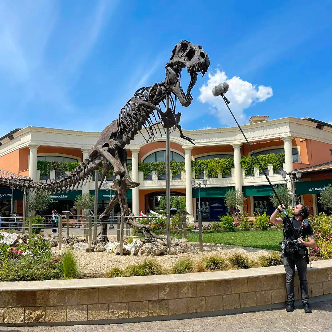 Avid's tweet photo. ๐ฆ You're gonna hear me ROAR!
๐ท https://t.co/vqP6GchJzn
#jurassicpark #jurassicworld #dinosaur #trex #soundonset #setlife #soundengineer #recording https://t.co/xHQKR3LSwy