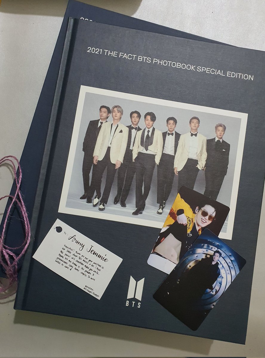 jmmdday's tweet photo. This came in the mail today and just looking at the pages hits differently still ๐ฅบ
Thank you again @btsmagic_shoppe ๐ #BTSMSProof https://t.co/ZoVYQ6heN5
