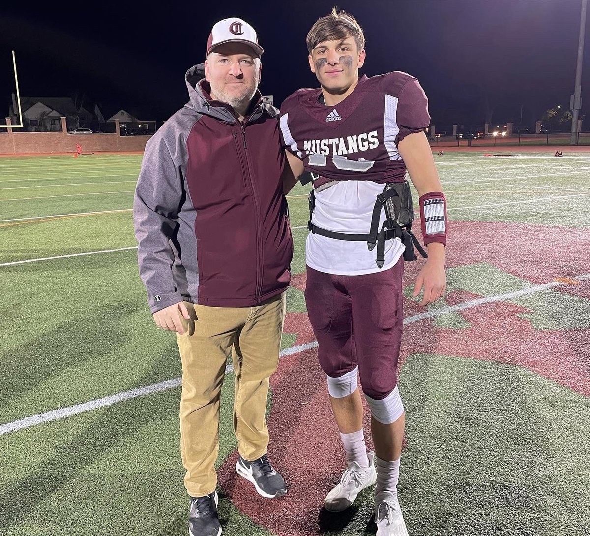 PVSupt's tweet photo. Congratulations to my former student @kyle_vellis on being named Passaic County Male Athlete of the Year! What an incredible accomplishment. Big things ahead for this young man. Good luck at Ithaca, Kyle! @CliftonAthlDept @CliftonSchools @CliftonSupt @IthacaBomberFB https://t.co/VelnwavmdE
