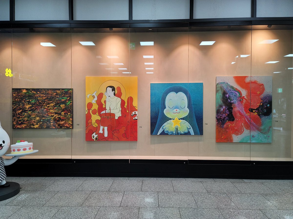 외곽에 있는 전시장까지 직접 찾아와주신 작가님들 덕분에 함께 전시하는 <a href="/E_Reum___/">이름 (E Reum)</a> <a href="/lov_eun3/">euneun</a> <a href="/hyunhee0323/">chunghyunhee</a>, 임주형 작가님과 오프닝 잘 마쳤어요💕 고마워요!
Thanks for coming all, my artsy friends!

<a href="/w00wang/">jungwoowon / 宇王</a> <a href="/2SSUL_/">2SSUL</a> <a href="/SuzyQ53936155/">SuzyQ</a> <a href="/kim_Jeehyun/">Kim Jeehyun💎</a> <a href="/sungsuyim/">SUNGSU</a> <a href="/SoyYoon1/">Soy Yoon⭐️</a> <a href="/groo_papa/">GROO_PAPA</a> <a href="/rkay8496/">Ryeonggu Kwon</a>
