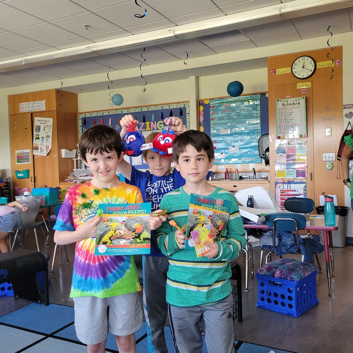 What a great way to end our year! <a href="/punnypeeps1/">Punny Peeps</a> author Lisa Ayotte came to visit and all students got a book thanks to <a href="/DonorsChoose/">DonorsChoose</a> <a href="/DalioEducation/">Dalio Education</a> and generous donors. #punnypeeps #attheview