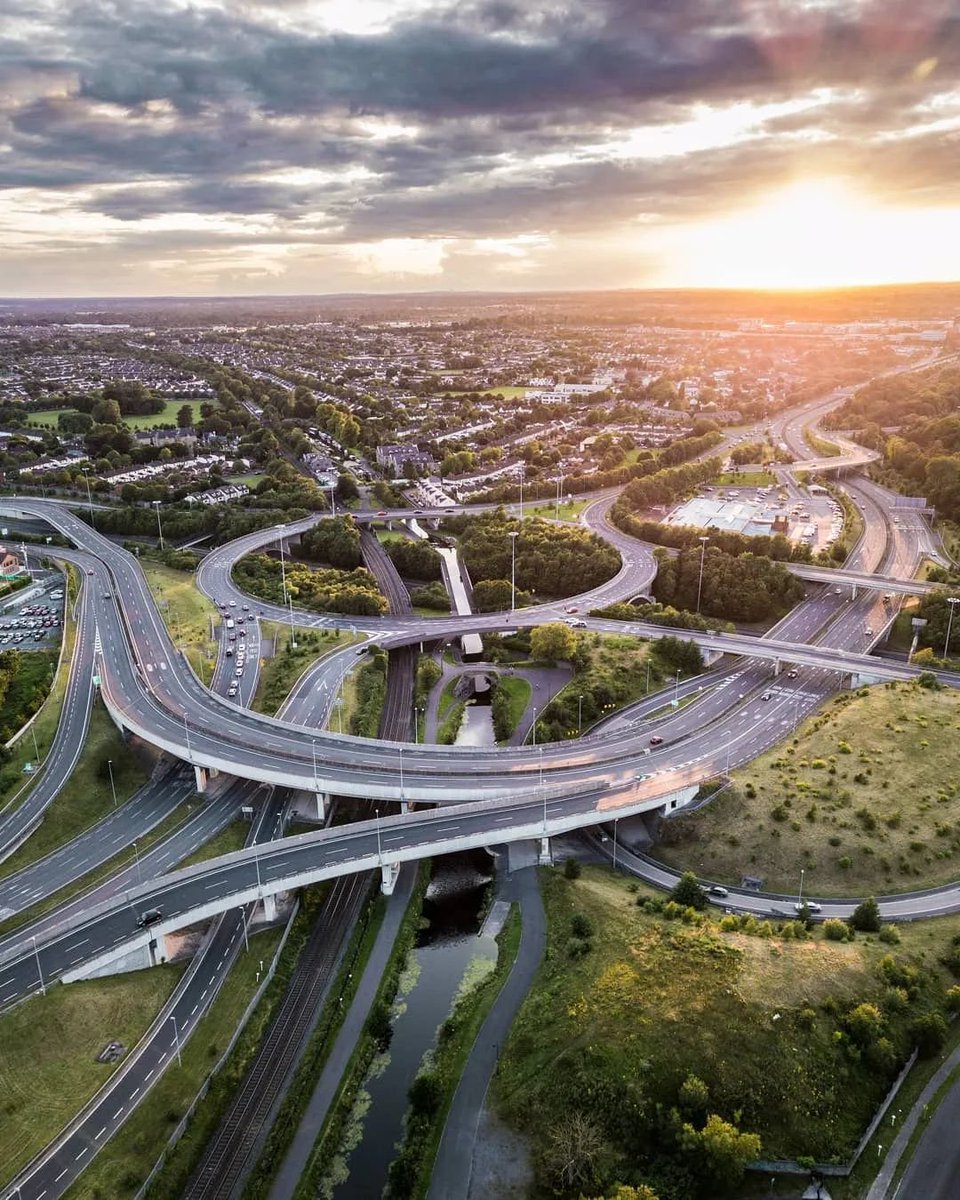 🌇 📸 @rawdublin
#dublin #sunset #blanchardstown #blanch #aerial #photography #ireland #lovedublin #instaireland