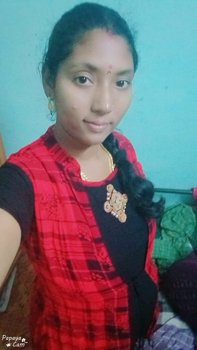 MayaSiva12's tweet photo. இவள என்ன பன்னல https://t.co/bcLl98rdVX