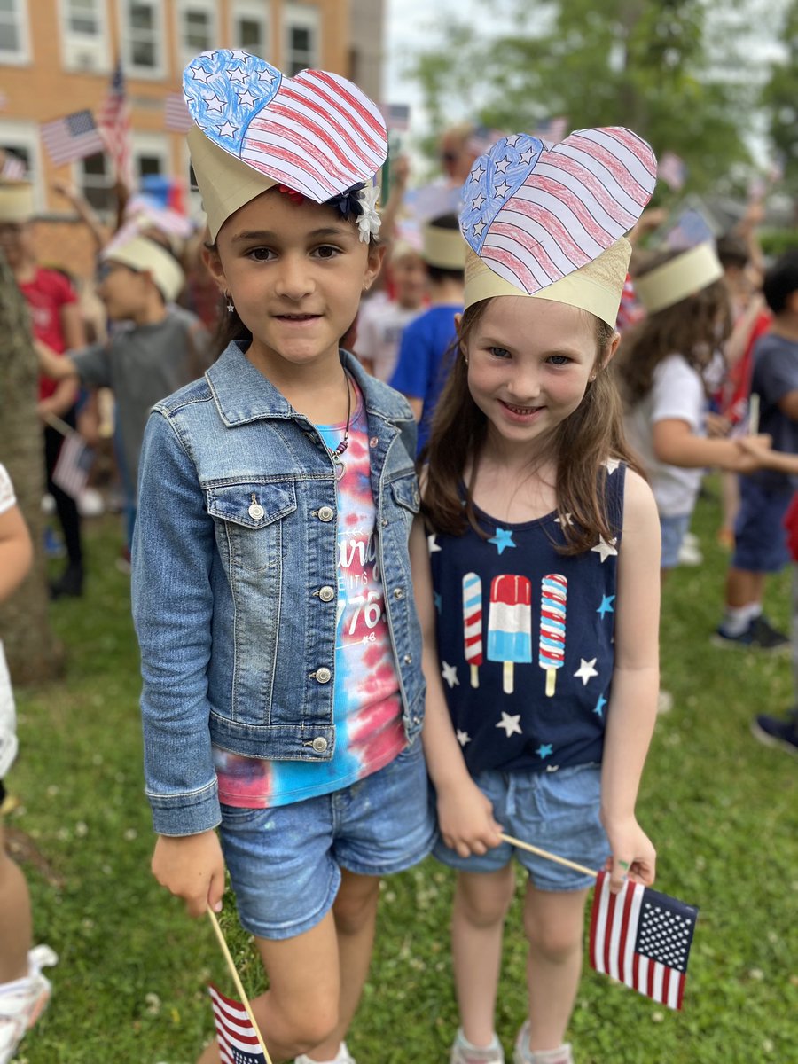 bethbarbakoff's tweet photo. Flag Day! 🇺🇸 #campkindergarten @OSchoolsPR https://t.co/N9SOX4kKAs