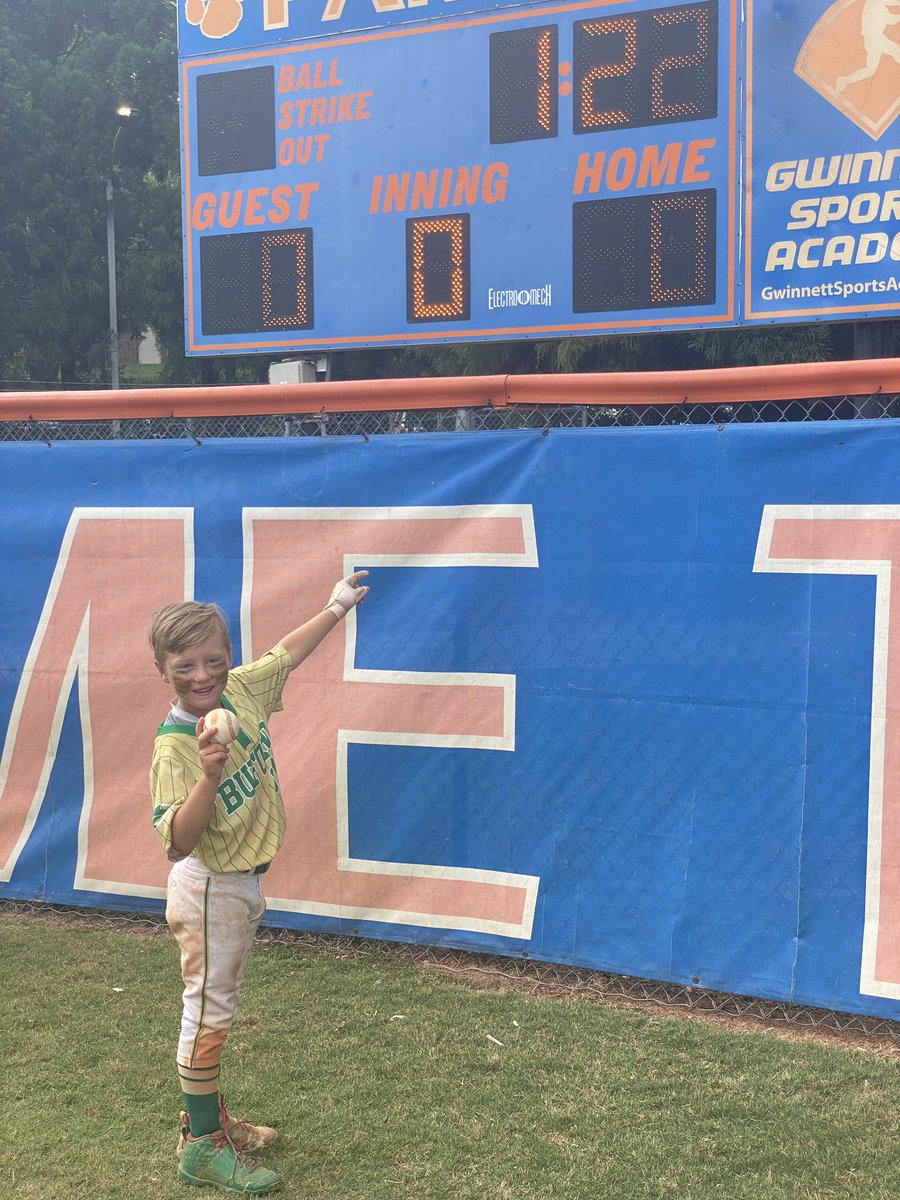 Rob_Roy15's tweet photo. Got to experience one of the best things as a dad this weekend . Saw my son hit his first out of the park home run and off the scoreboard to make it more memorable.  Gotta be the shoes Mike. https://t.co/rulr8PfLOK