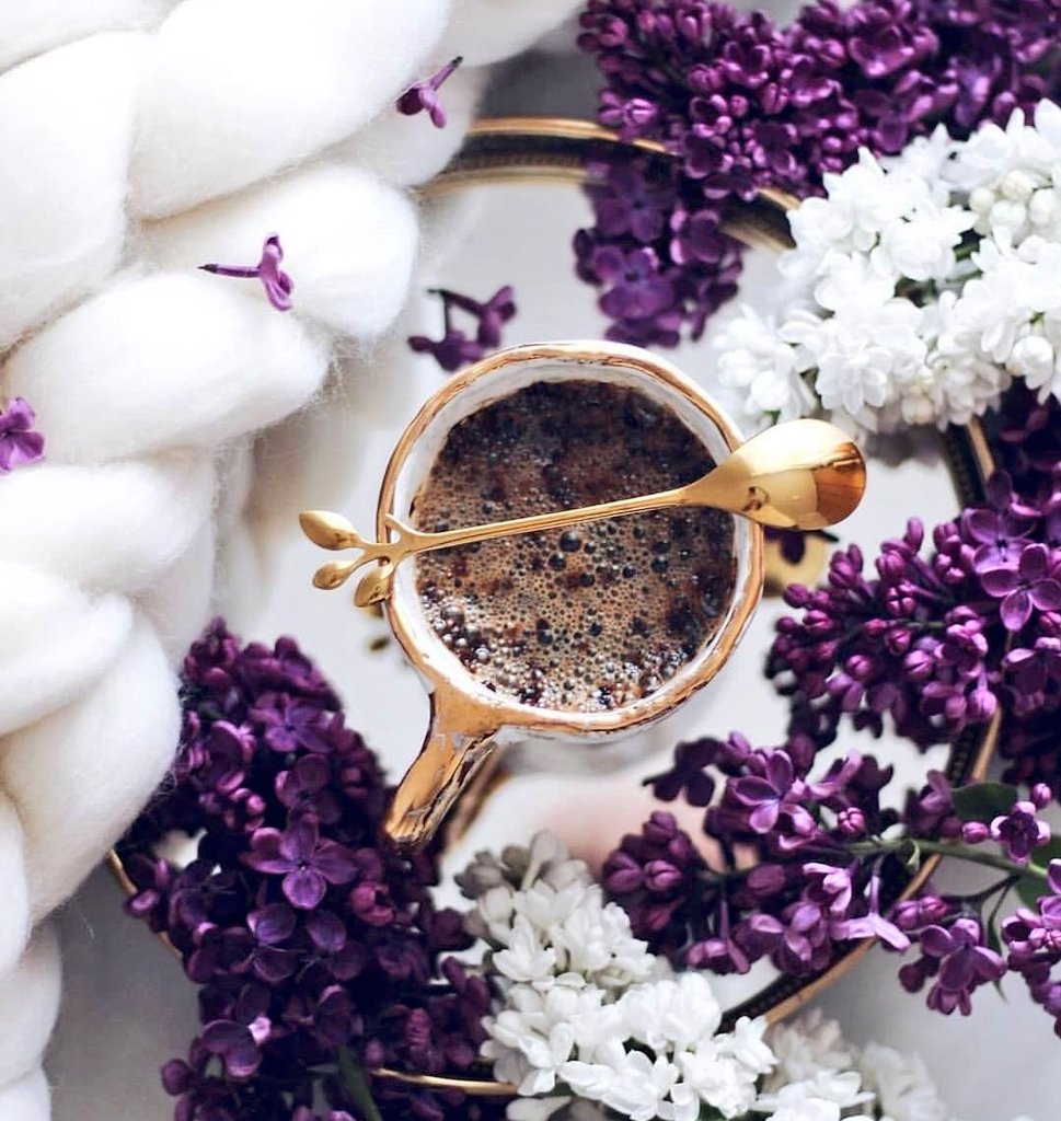 .

Aslında Hepimizin İstediği 
Bir Yudum Kahve, Bir Yudum Umut,
Bir Yudum Sevgi, Bir Yudum Güven 
Ve Bir Yudum İnsanlık...

GÜNAYDIN...

Mutlu Sabahlar...
.