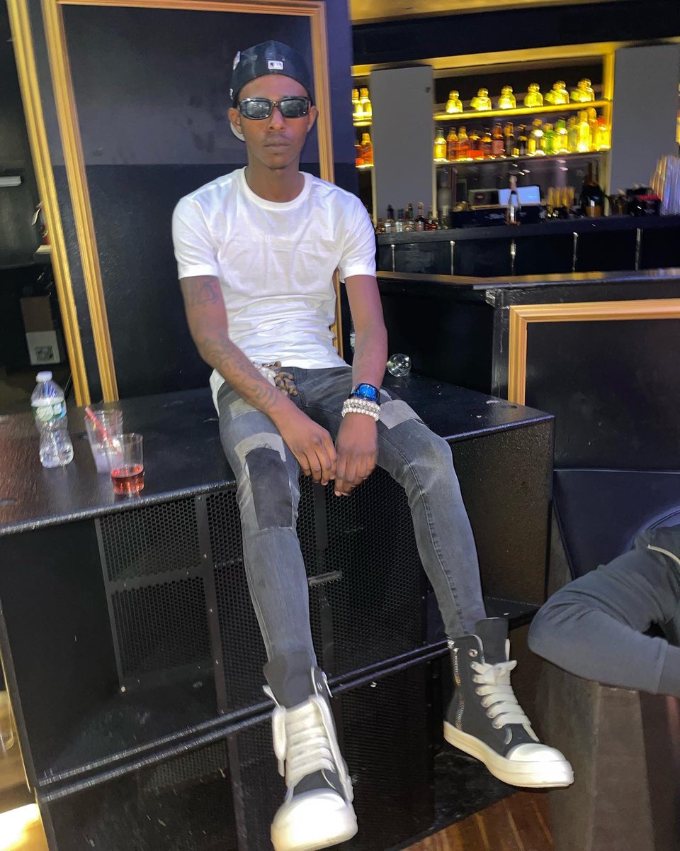 📶$$ V12 $$📶 tweet media