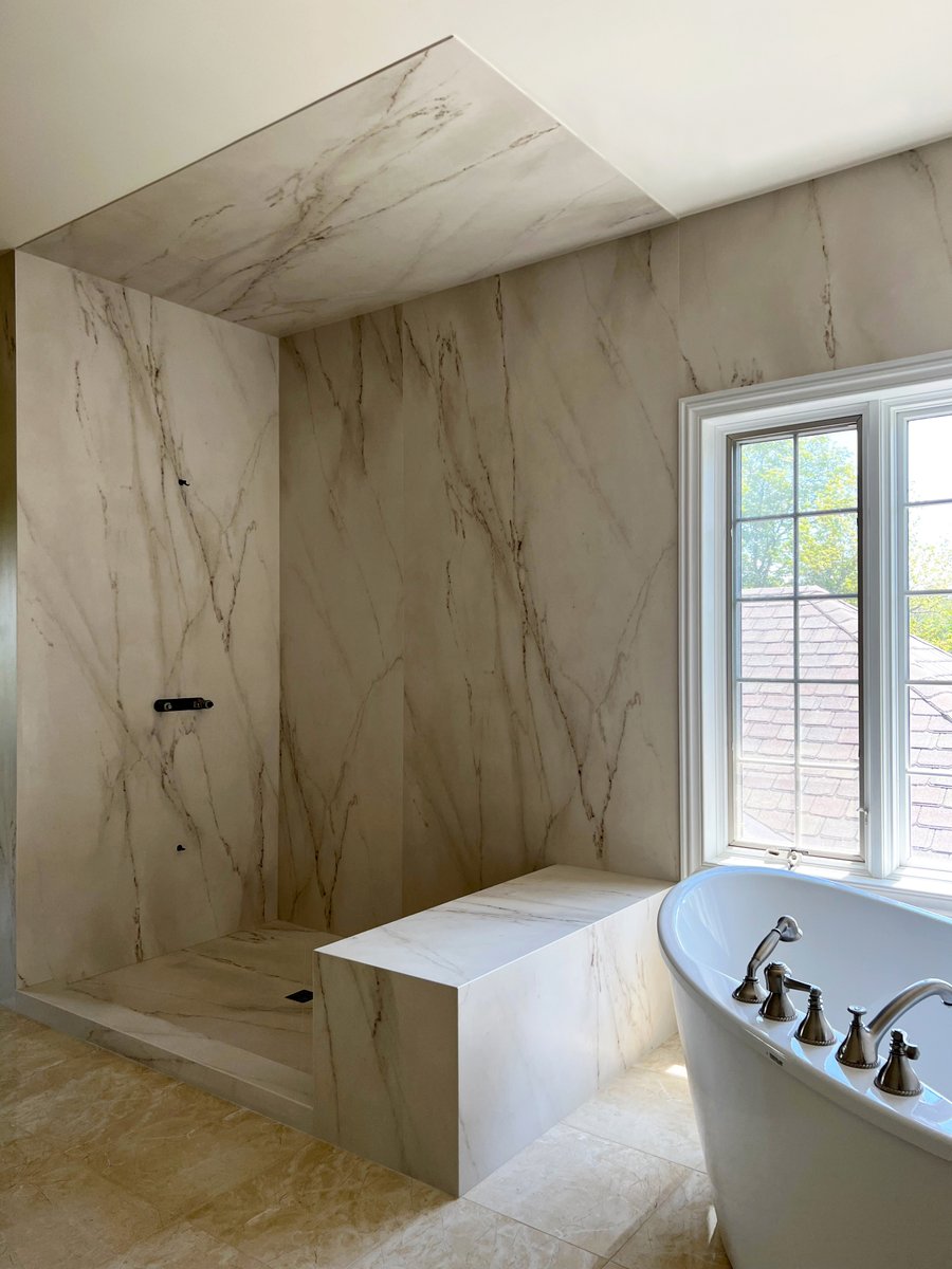 CocoTile's tweet image. Dekton Rem Shower Walls with Curb and Niche Bench #cocotile