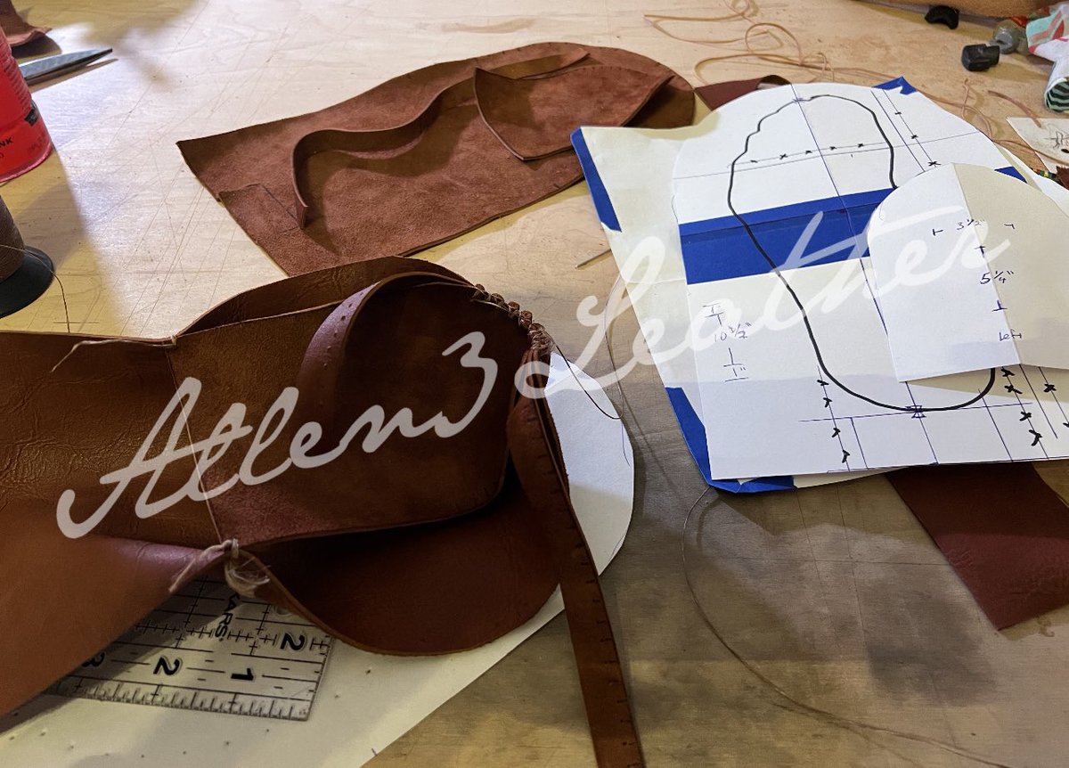 Late night leatherwork while listing to some Ray Charles. A good way to end the day!!! #leather #latenight #raycharles #goodmusic #moccasin