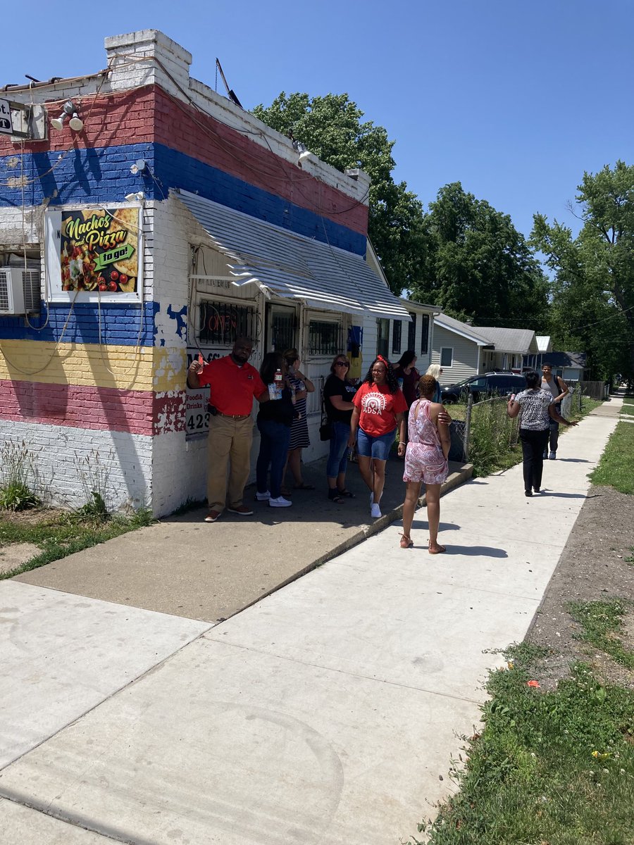 JeffDase's tweet photo. Thanks Reverend Courtney Carson ⁦@Rev_Carson7⁩ for the dynamic Community Tour today. It’s one thing to hear about where our students come from, it’s another to go to where they come from! 🎤👋🏾 Our Leaders Are Committed to The Assignment! 👏🏾👏🏾👏🏾⁦@DPS61Decatur⁩ https://t.co/NCcZIXG7dp