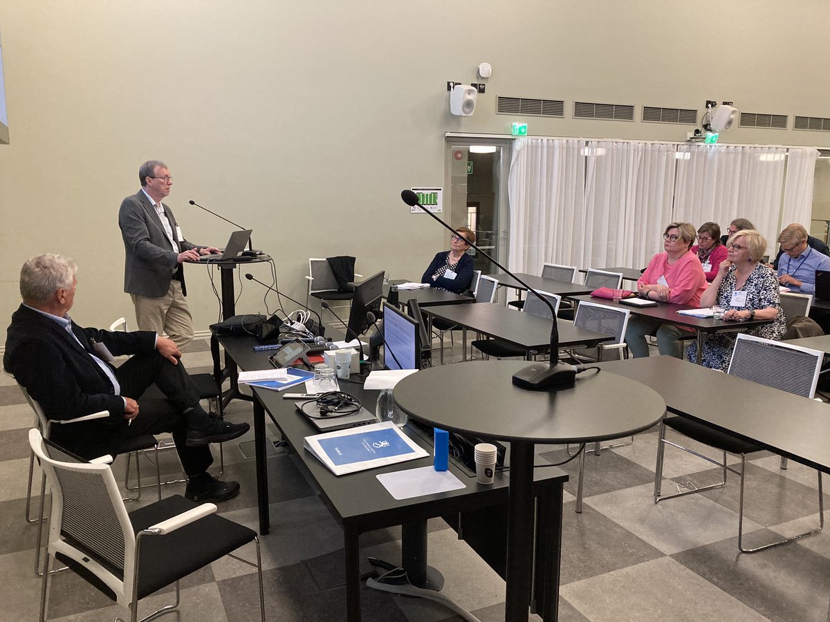 ”Edunvalvonnasta yhteisen hyvän tavoitteluun?” Tekijät Matti Vatilo, Petri Jalasto ja Hanna Mattila kertoivat MAL-sopimusmenettelyn arviointi- ja kehittämisselvityksestä ympäristöministeriön Pankkisalissa. Erinomainen raportti, kannattaa lukea.