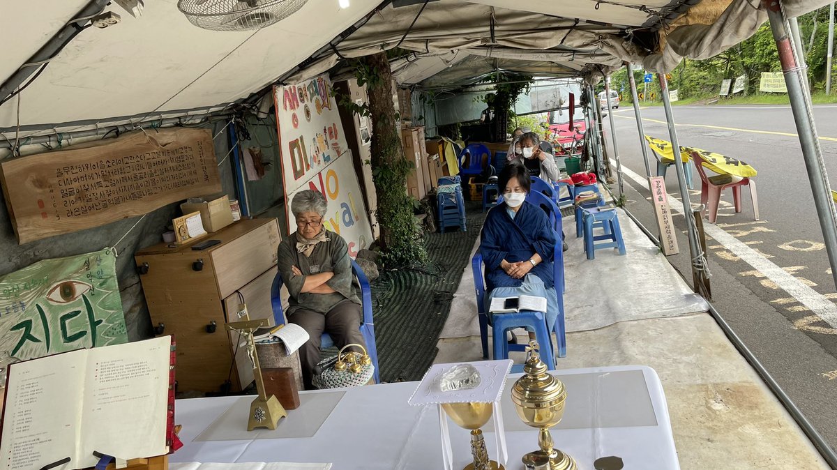 길 위의 신부 tweet media