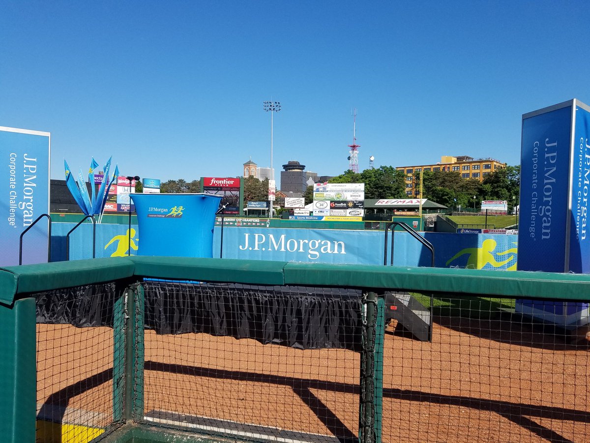 34ROCKYP's tweet image. A perfect night in downtown @CityRochesterNY @jpmorgan Corporate Challenge returned and returned strong! 150 organizations were represented on a perfect night. Great to be back on the stage with @BarwickGroup See you Thursday in Buffalo! #JPMCC