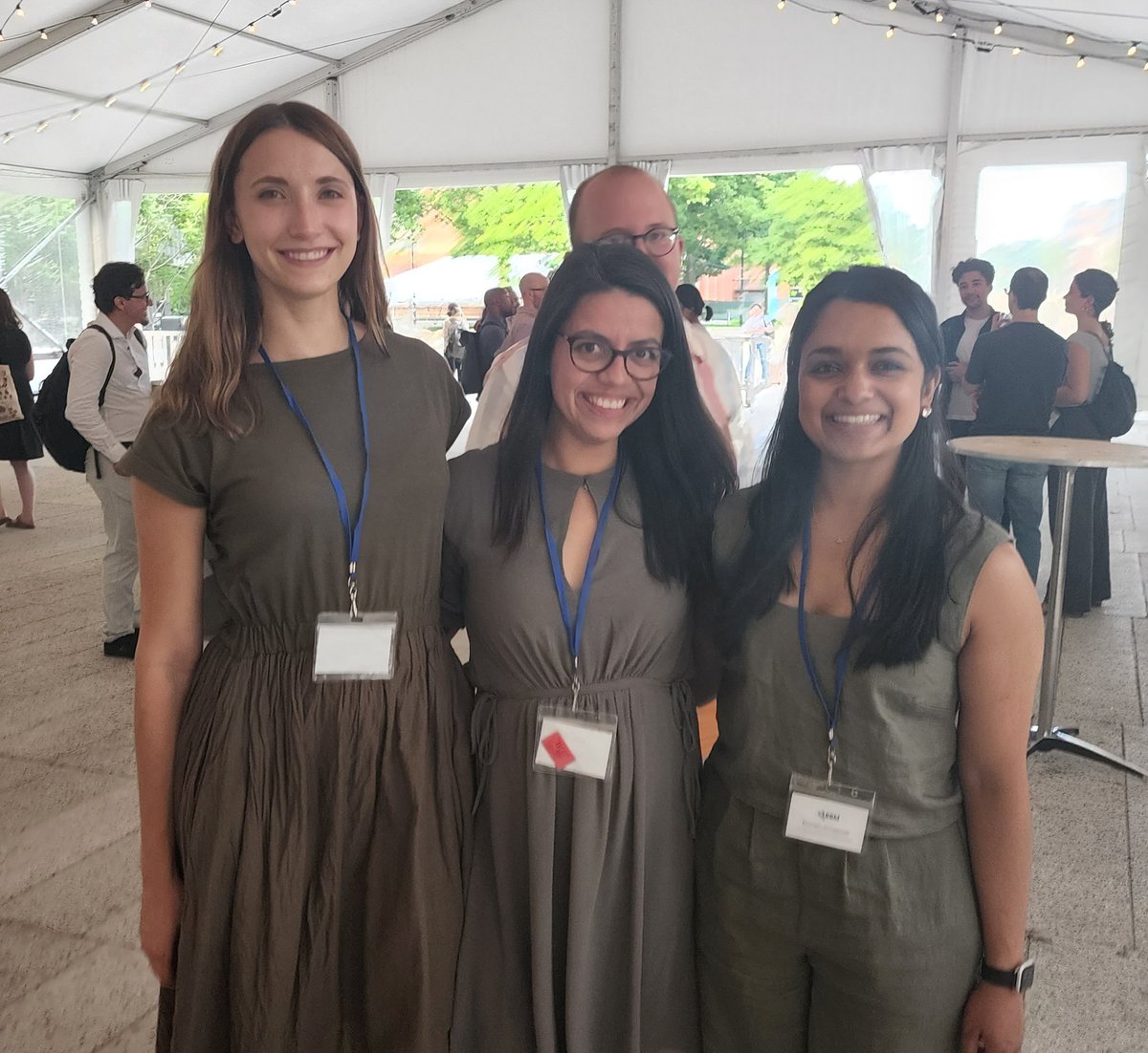 AlexJaraCarta's tweet photo. Three brilliant, hardworking, and beautifully synchronized BBM organizers ❤️! @Jenna_Wurster @ssespinozam @BLSundaresh @BostonBacteria . #WhoWoreItBest? https://t.co/rLFWQlzq9E