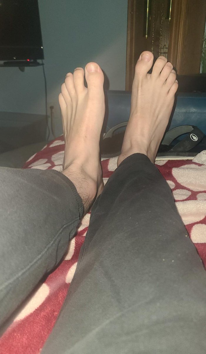 MasterTylerFeet's tweet photo. Big delicious guy feet and long toes to satisfy any foot boys dream. π
OPEN that pretty little mouth for me. π€£
π΅π¦Άπ»π¦Άπ»
#choke #FOOTSMOTHER #feetworship #bigfeet #malesoles #maletoes #socks #feetfethishmale #mastertyler #cashmaster #alphafeet https://t.co/slNlg1rY2l