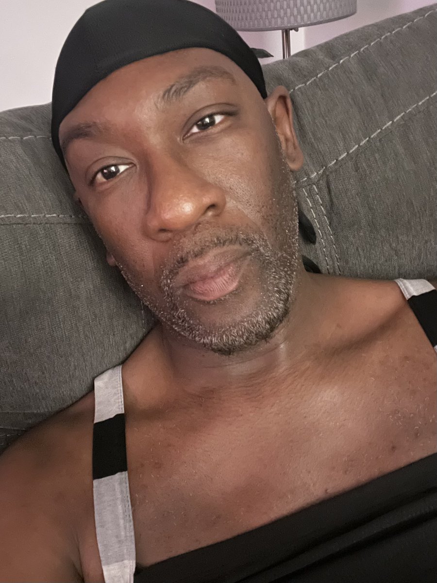 Dre_Twixsta's tweet image. I need to shave… but in still sexy 😝 #FeelinMe 😉