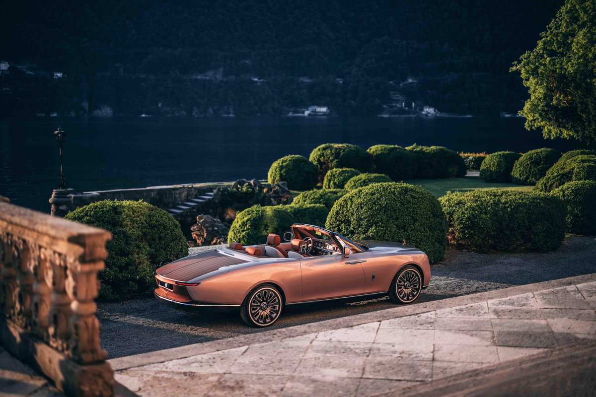 emilylin007's tweet photo. Unveiled at Concorso d'Eleganza, Villa d'Este, #BoatTail is a step-change in ingenuity and creative liberty.

#RollsRoyceCoachbuild #InspiringGreatness #Bespoke #LakeComo https://t.co/iC62KzKZCc