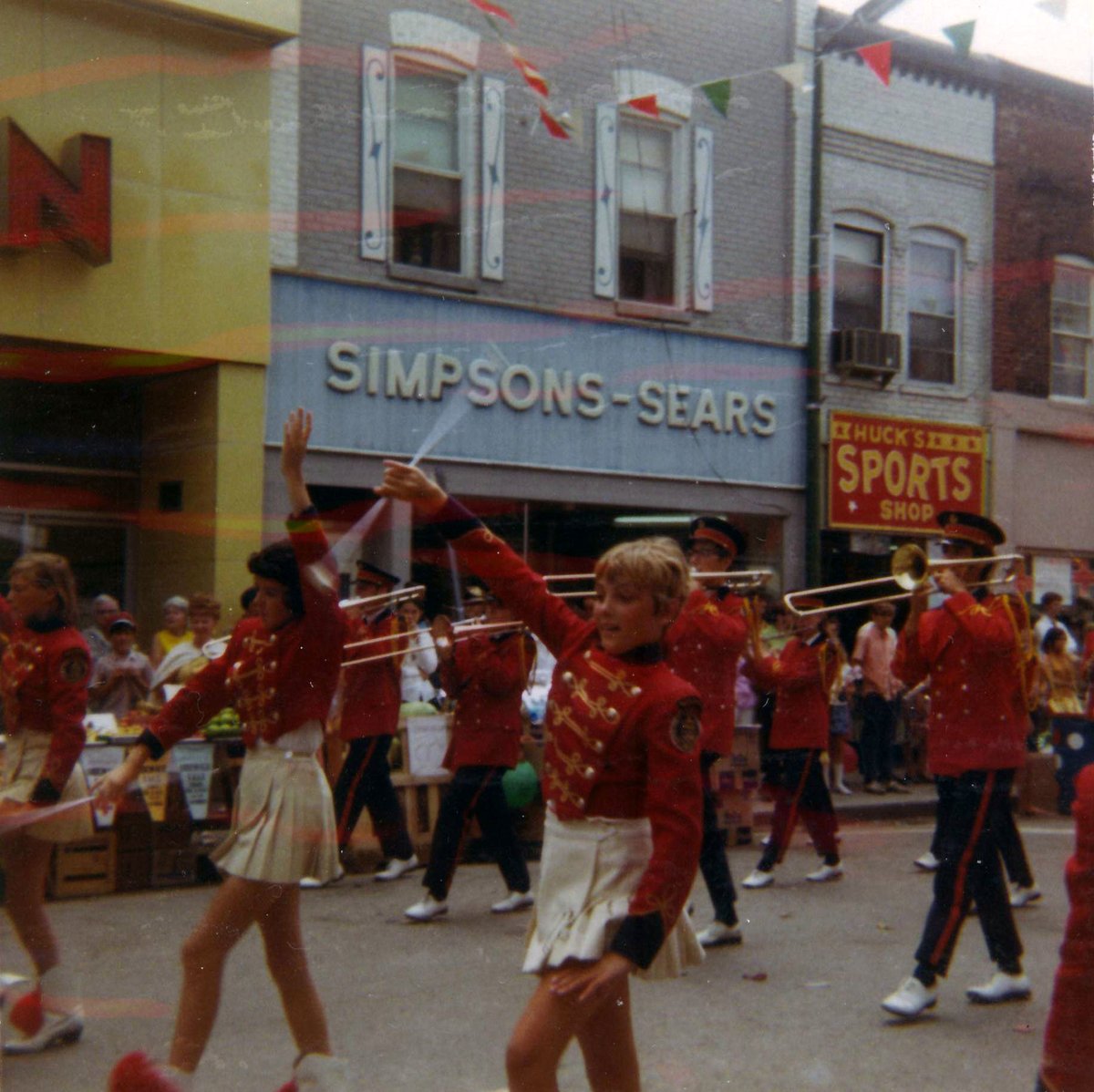 Are you playing in the Sound of Music Parade on Saturday, but are having some trouble with the music? We have recordings of all four pieces at: drive.google.com/drive/folders/…. And if you still haven't registered for the 75th: bit.ly/3FbdbHI. #BTTB75 #BTTB #BurlOn <a href="/BTTB1/">Burl. Teen Tour Band</a>