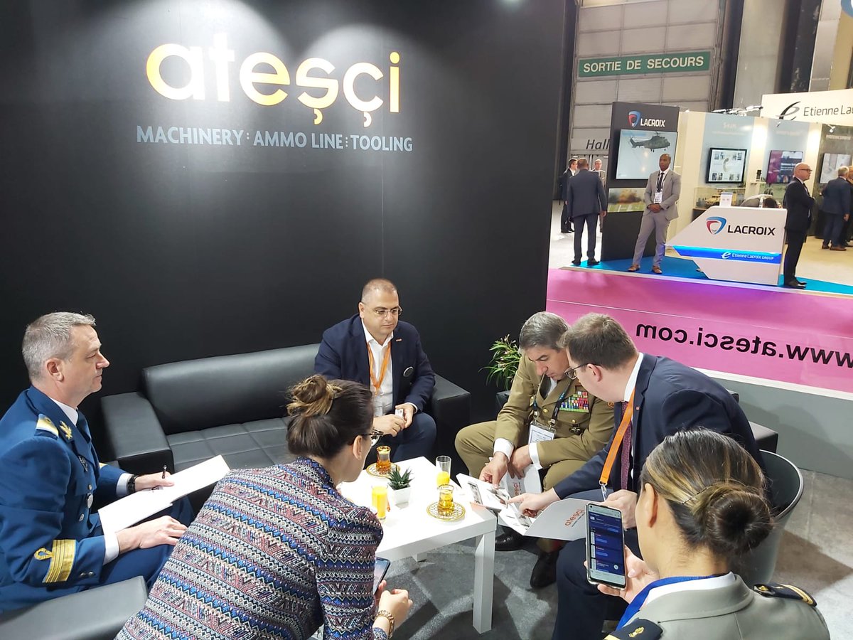 AtesciMachinery's tweet photo. A delegation from Romania Ministry of National Defence has visited Atesçi's booth at Eurosatory 2022. We appreciate Major General Iulian Berdila's (Chief of Land Forces Staff) kind visit.

#eurosatory2022 #defence #security #defenceindustry #machinery #atescimachinery https://t.co/8lpdLpEVM7