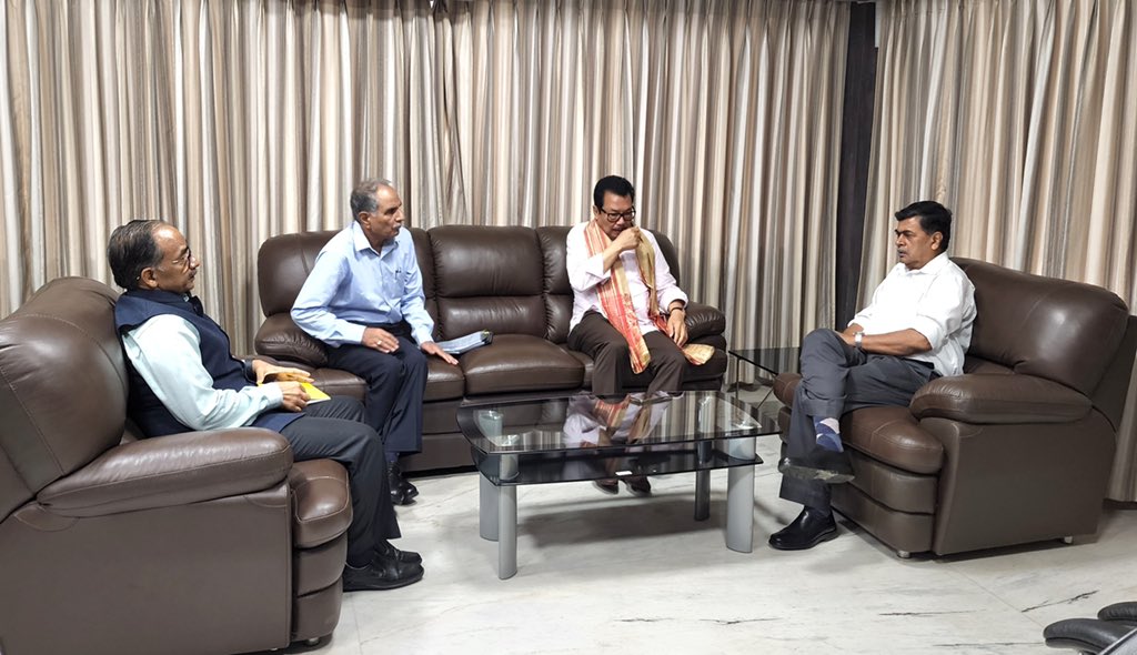 MyGovArunachal's tweet photo. On his visit to Gerakamukh, Lower Subansiri, the Hon. UM of Power Shri R. K. Singh inaugurated Unit #1 of the 2000 MW NHPC Lower Subansiri Hydroelectric Project. He also had a discussion with HDCM Shri Chowna Mein about the development of several hydropower projects in the state. https://t.co/pwrfPx2Sib