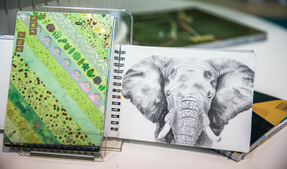 lfitokyo's tweet photo. ELEVES DU #LFITOKYO➡️PARTICIPEZ AUX #CARNETSDEVOYAGE '22
Toutes les formes d’expression sont possibles, #écriture, #peinture, #dessin, #collage, #photographie.
Les carnets sont à retirer auprès de M. LEROUX,
📢 seulement 30 carnets disponibles.
@AEFEAP
@aefeinfo
@FLTfapee https://t.co/ZqkFtlvCwK