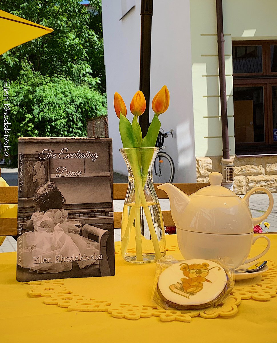 khodakivska_e's tweet photo. The “Green Dog” cafe hid masterfully at one of the streets of old Leipzig. Cafe’s symbol - the toy green dog - was a silent witness of numerous fateful meetings and painful break- ups. But that night was different. 
https://t.co/dseCYudtYg
#WritingCommunity #writerslife #book https://t.co/mVJ6GBas1e