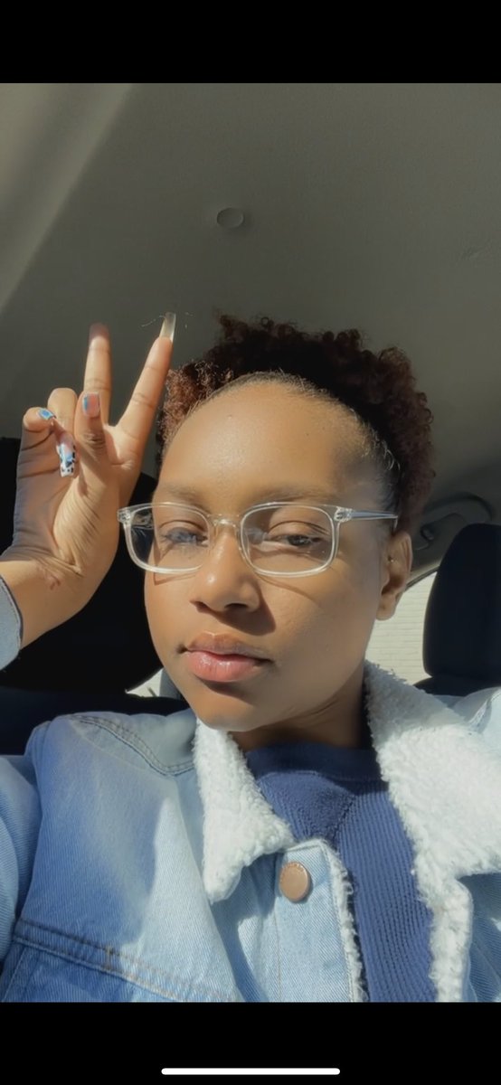 justdatgirll's tweet photo. #WhosWhoOfGSU                                     ~Aerajae🤩                                                   ~Baton Rouge, La🤭                                   ~Chemistry major🧪                      ~open to make new friends just pm🤍         insta/snap: aerajaeee 
#gramfam https://t.co/v8xPFfqdXB