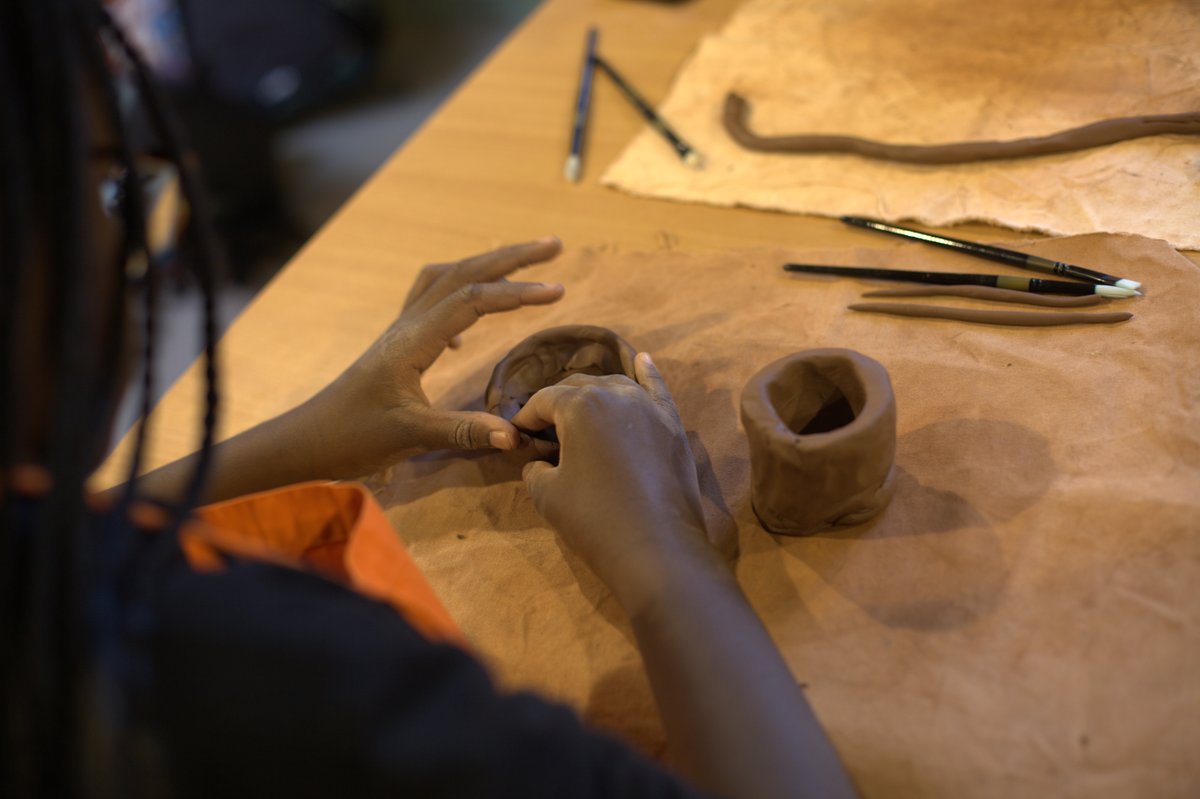 ACAVANorthKen's tweet photo. Young artists in West London! Join us for a taster session of our summer's creative course for 12–15-year-olds ☀️

➡️ Session on 25 June, book your place by 17 June
➡️ https://t.co/dStiogO4RQ

#NorthKensington #Art #SummerCourse #SummerHolidays #ACAVA #Art https://t.co/LYUA7Epsny