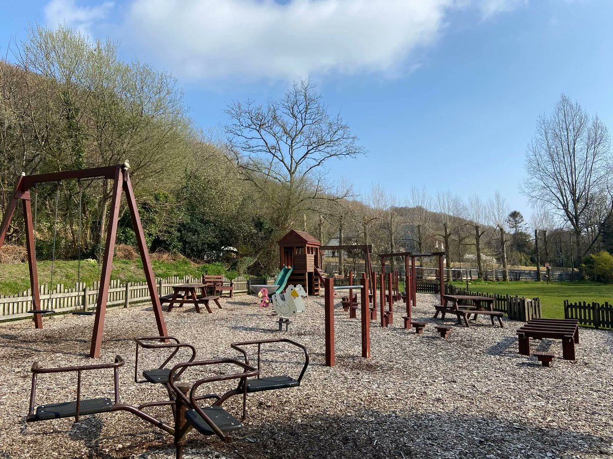 TheHolidayCots's tweet photo. There is an option for every need at St Margaret's Park with their 29 self-catering holiday lodges. Set in a stunning location amongst peaceful parkland.
πSleeps 1-6
https://t.co/rMmBUkfvXT
#Polgooth #StAustell #Cornwall #Lodges #SelfCatering #Parkland #Stream #Peaceful https://t.co/S3i88wfBRi