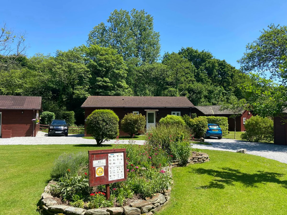 TheHolidayCots's tweet photo. There is an option for every need at St Margaret's Park with their 29 self-catering holiday lodges. Set in a stunning location amongst peaceful parkland.
πSleeps 1-6
https://t.co/rMmBUkfvXT
#Polgooth #StAustell #Cornwall #Lodges #SelfCatering #Parkland #Stream #Peaceful https://t.co/S3i88wfBRi
