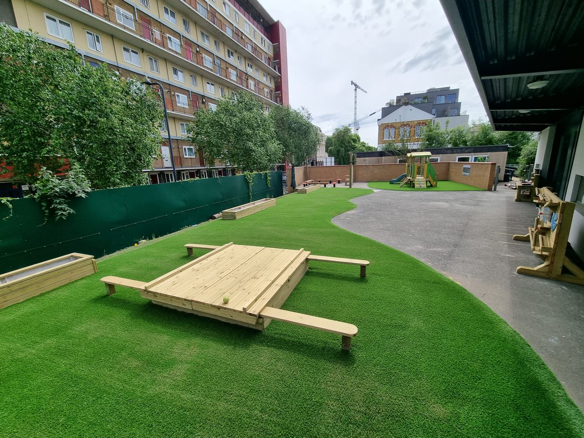 Trulawn_grass's tweet photo. Did you know we can lay on top of concrete? It's a great way to soften and brighten up school play areas where there's no grass. 

#schools #playareas #playgrounds https://t.co/uEgcnrwwJb