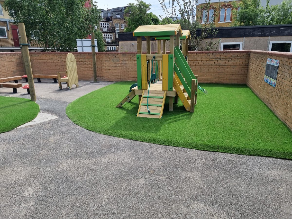 Trulawn_grass's tweet photo. Did you know we can lay on top of concrete? It's a great way to soften and brighten up school play areas where there's no grass. 

#schools #playareas #playgrounds https://t.co/uEgcnrwwJb