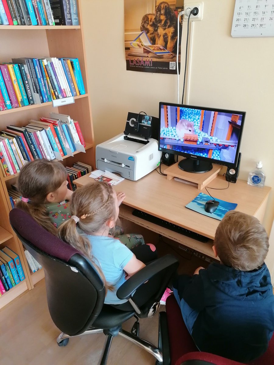 uzavasbib's tweet photo. Bibliotēkā ir tik interesanti!
#bērni #bērnugrāmatas #lasītprieks #spēles #spēļulaiks #multfilmas #uzavasbiblioteka https://t.co/kFBA5yV82q